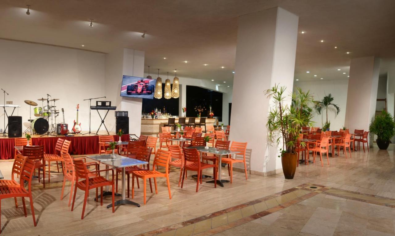 فندق إتش إس هوتسون سمارت أكابولكو المظهر الخارجي الصورة The lobby of the hotel