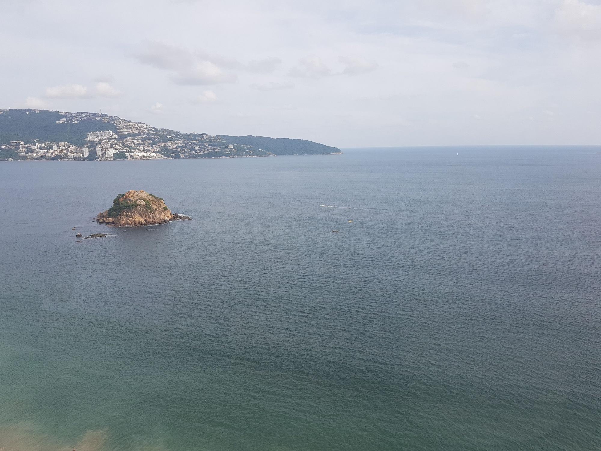 فندق إتش إس هوتسون سمارت أكابولكو المظهر الخارجي الصورة View of the island