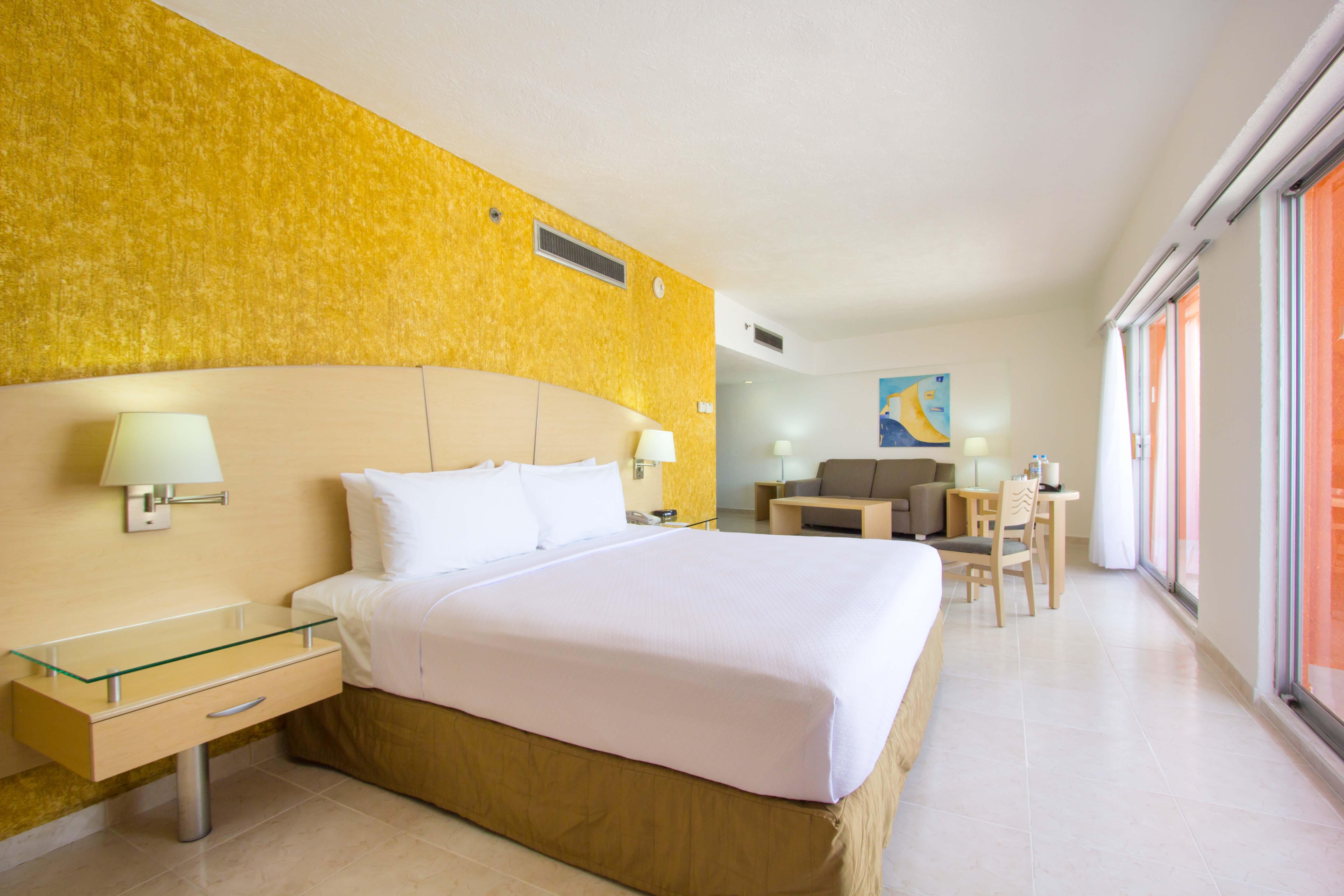فندق إتش إس هوتسون سمارت أكابولكو المظهر الخارجي الصورة A room at the hotel
