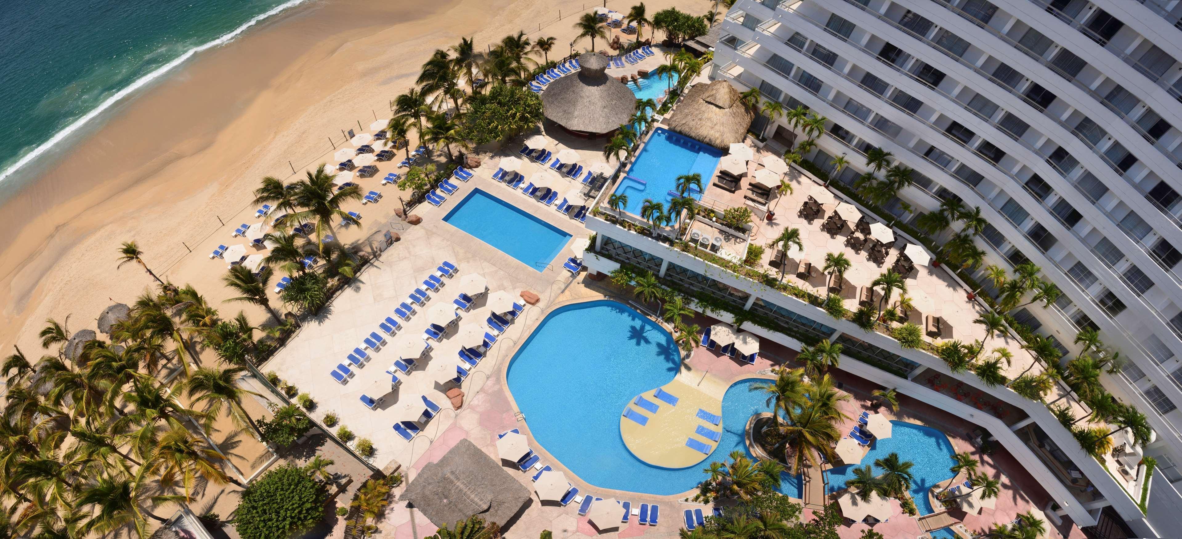 فندق إتش إس هوتسون سمارت أكابولكو المظهر الخارجي الصورة Aerial view of the pool area