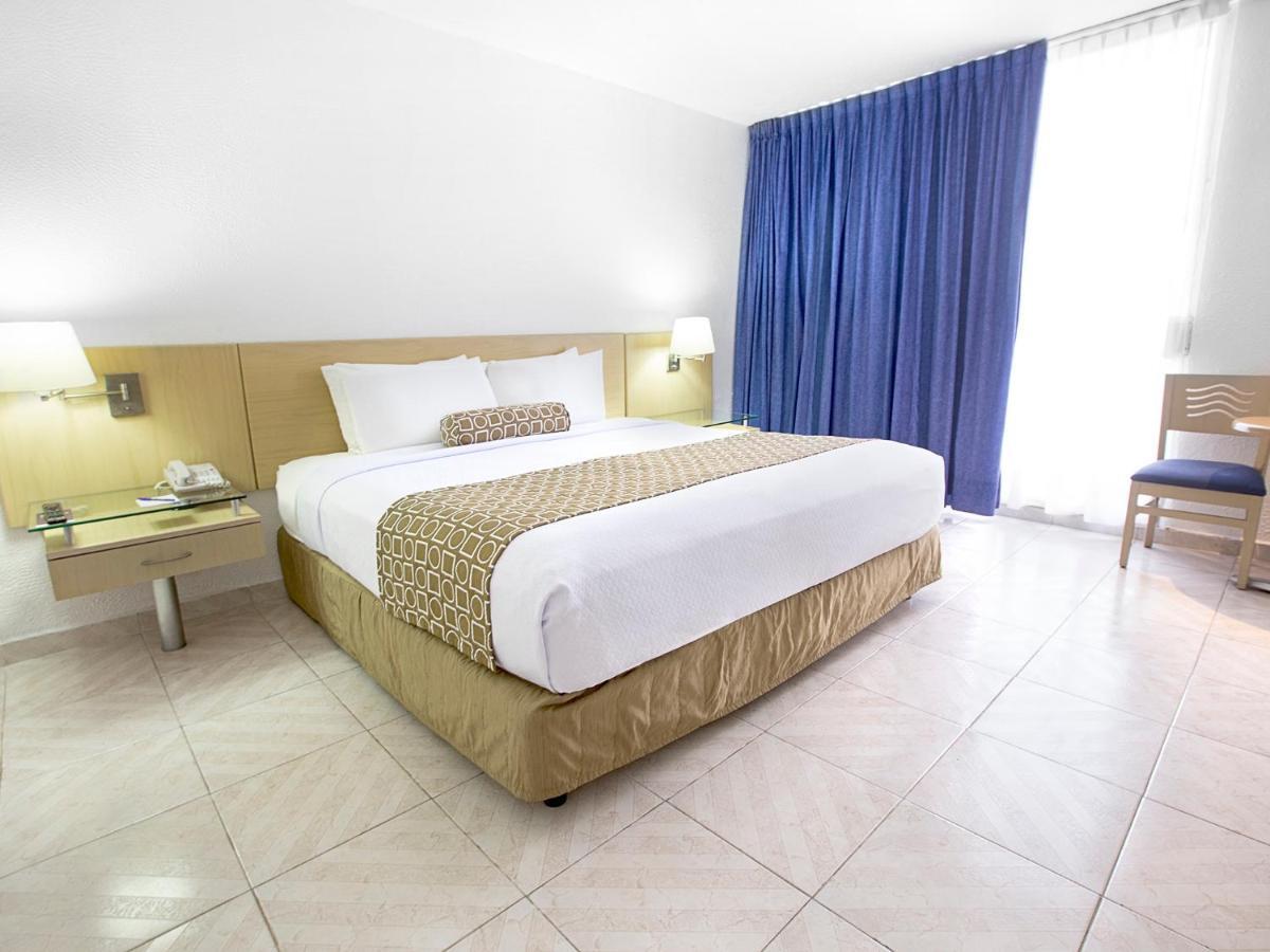 فندق إتش إس هوتسون سمارت أكابولكو المظهر الخارجي الصورة A room at the hotel